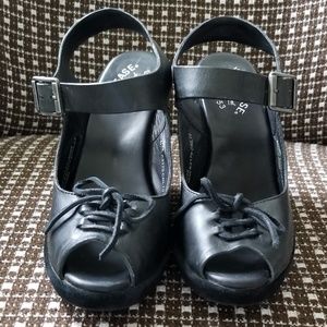 Kork-Ease Black Leather Peep Toe Wedge Sz7